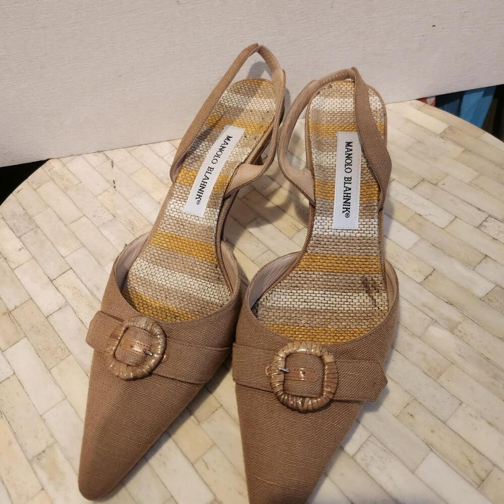 Manolo Blahnik woven raffia slingback kitten heels size 40